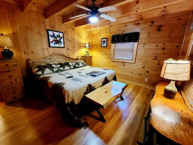 Red Wolf Cabin in Maggie Valley