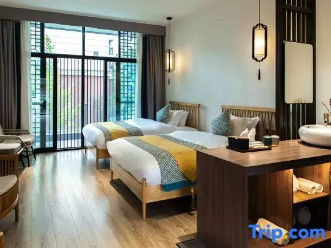 Pulu·Jiuxiang Hotel
