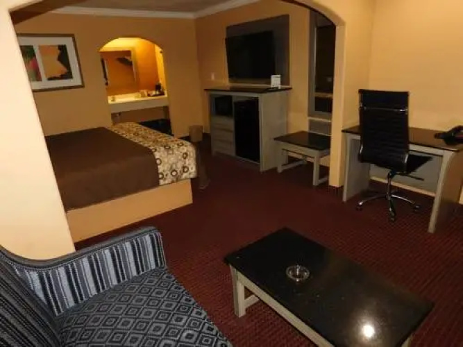 Regency Inn Suites