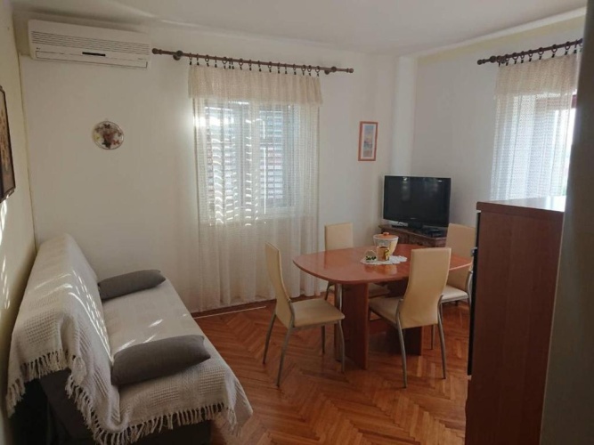 1 Bedroom Apartment with balcony and with sea view