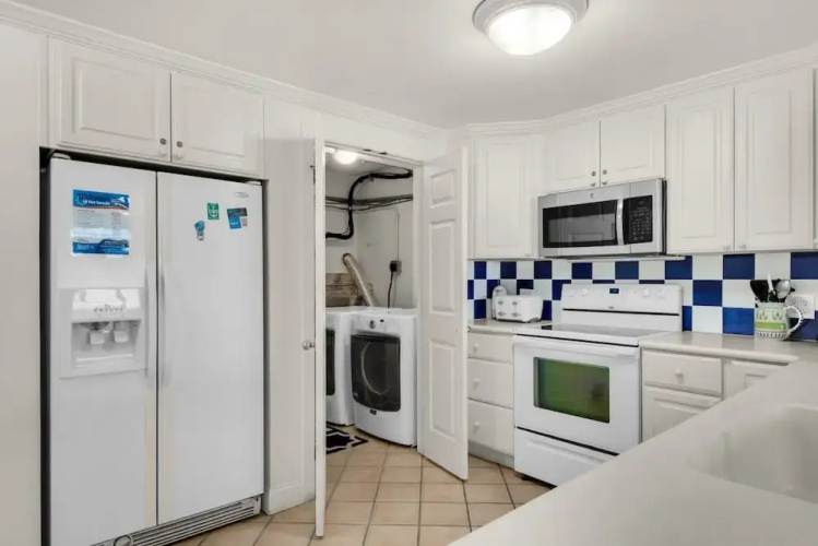 Shoreline Towers 2115
