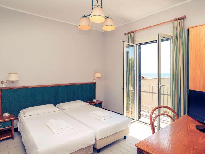 Mercure Civitavecchia Sunbay Park HotelOver view