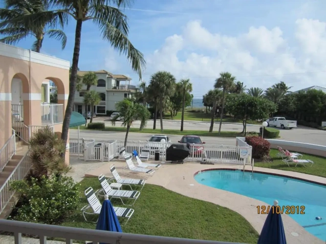 1 Bedroom Double Suite with partial ocean view