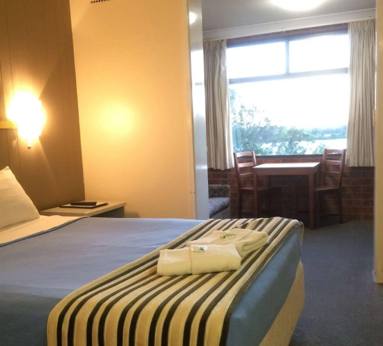 Riverview Motor Inn