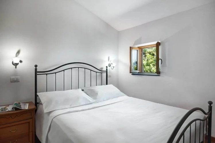 Ginestra Bianca House by Gocce