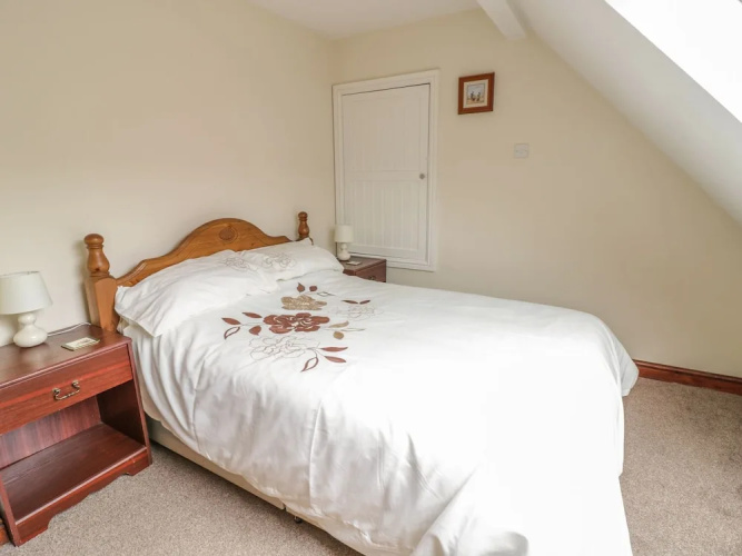 2 Stable Cottage