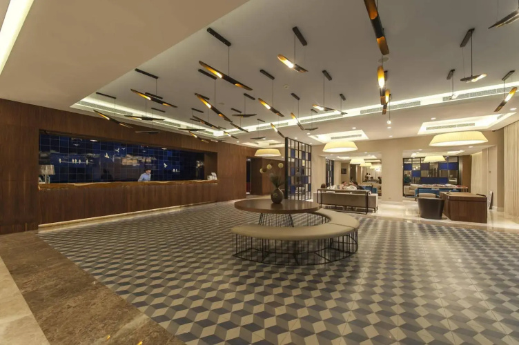 Le Bleu Hotel & Resort