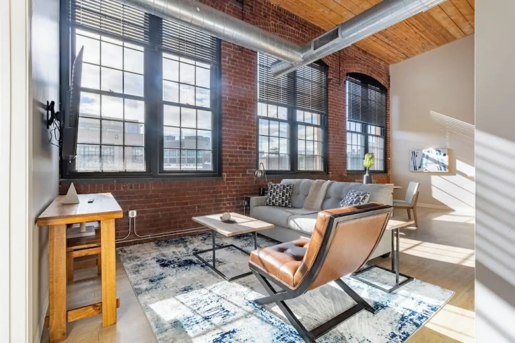 2 Bedrooms Apartment