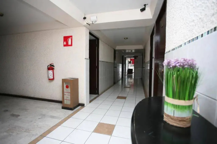 Robert Prince Hotel