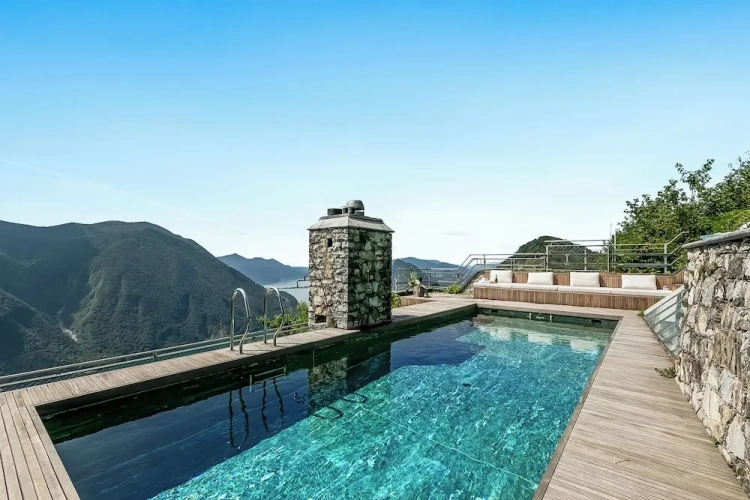 Family Villa with balcony and with lake view