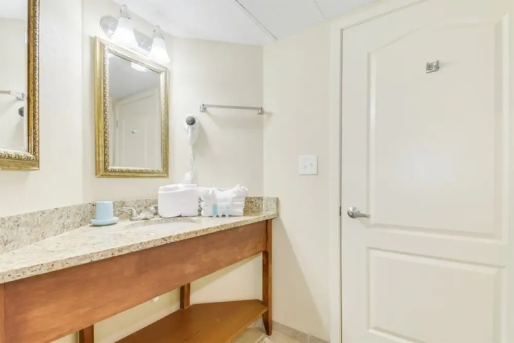 Carolinian Resort 533