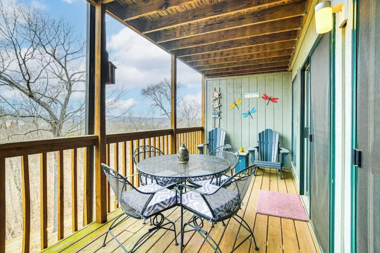 Inviting Branson West Condo w/ Pool Access