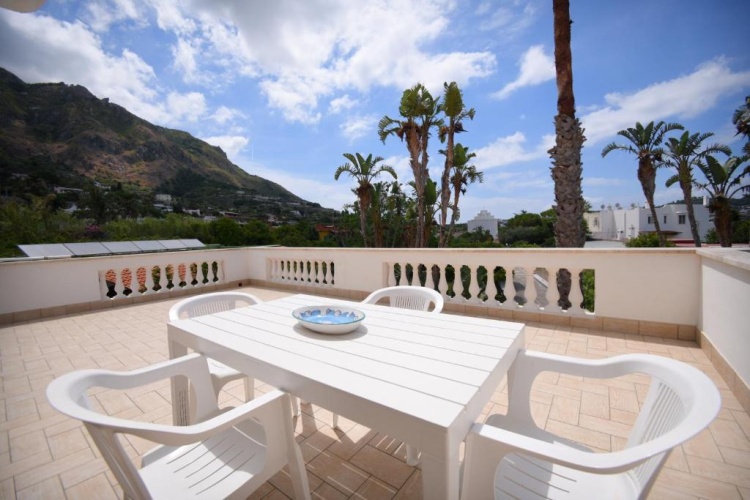 1 Bedroom Apartment with sea view