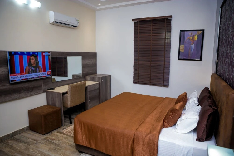 GEI8 Hotels & Lounge