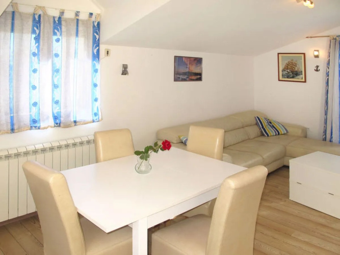 Andriana (SIB225) 28077