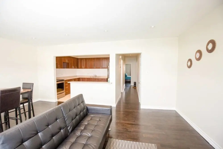 Private & Comfy 2 Bedroom Near Downtown