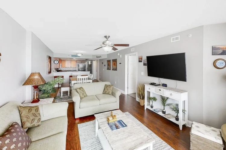 3 Bedrooms Standard room with balcony and beachfront