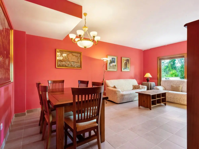 Spacious Apartment in Begur With Swimming Pool