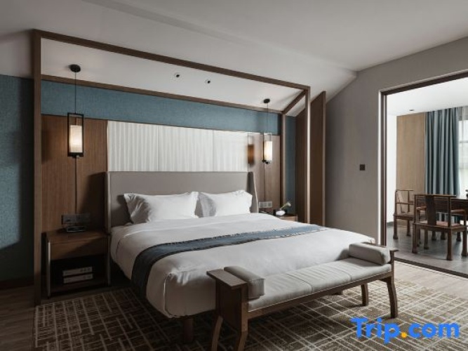 Attic Suite with river view