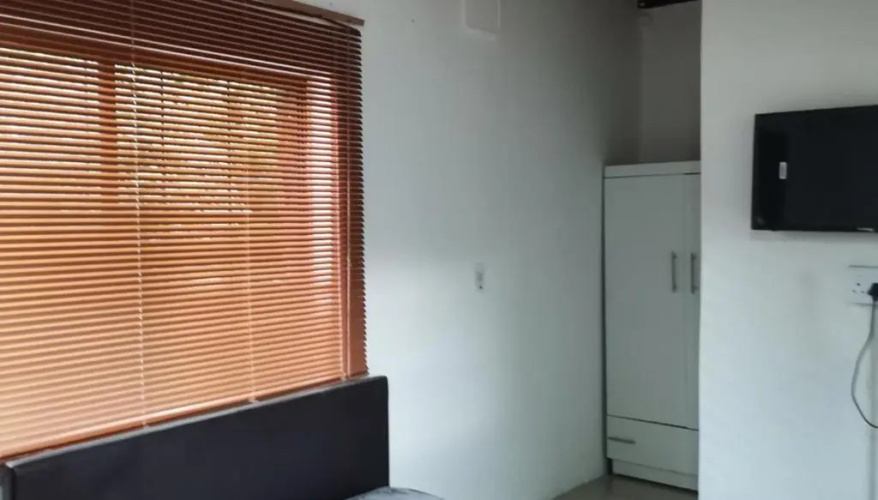 Inviting 1-Bed Cottage in Randburg