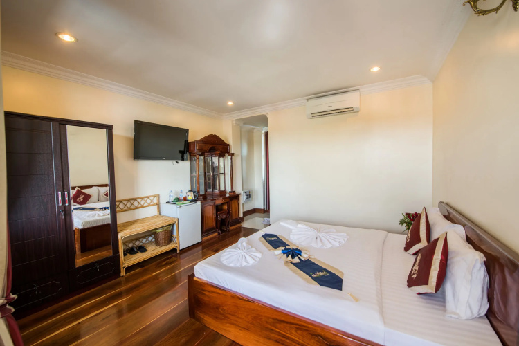 Seng Hout Hotel
