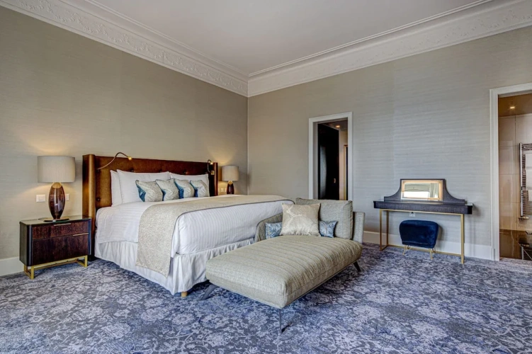 Presidential Double Suite with lake view
