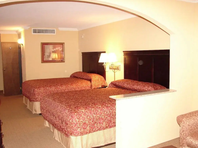 Super 8 by Wyndham Altus