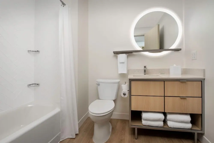 1 Bedroom Suite