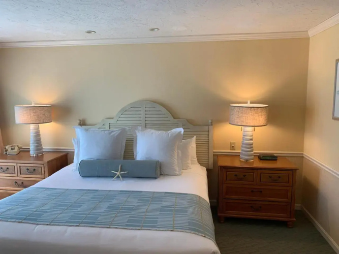 Anchor In Distinctive Waterfront Lodging