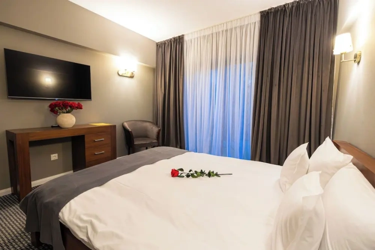 Deluxe Apartment with balcony and with city view