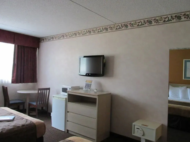 Wingate by Wyndham Lake George