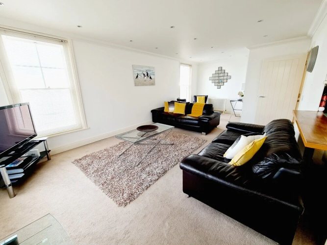 Off the Hook - Luxury Beach Apartment - Sleeps 4