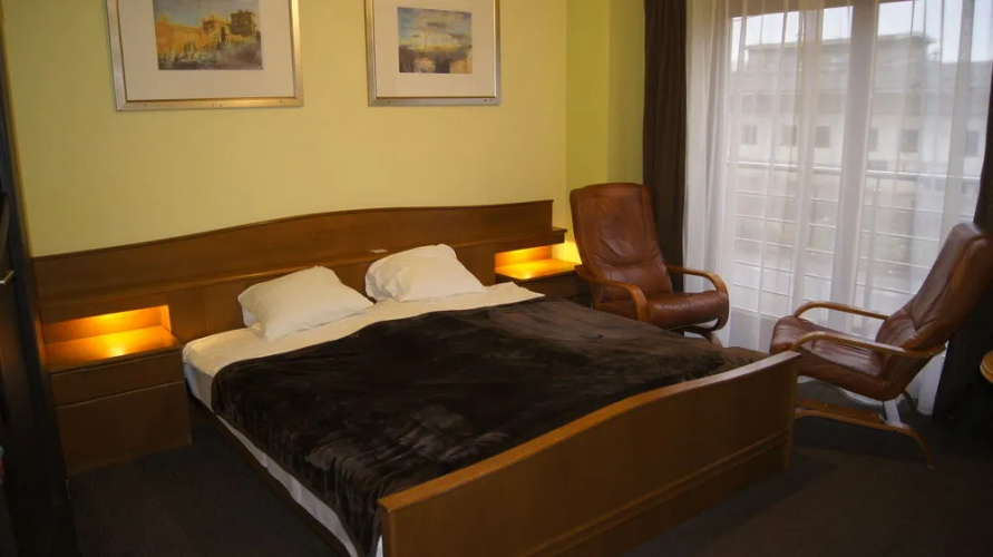 Plus Hotel