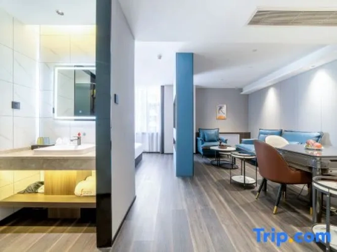 Deluxe Suite