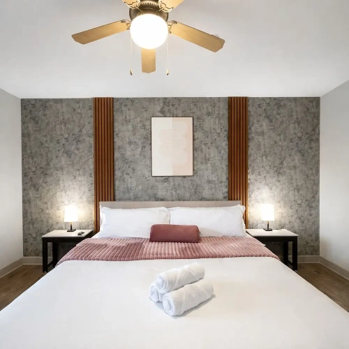 2 Bedrooms Apartment