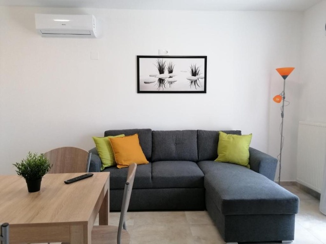 2 Bedrooms Apartment