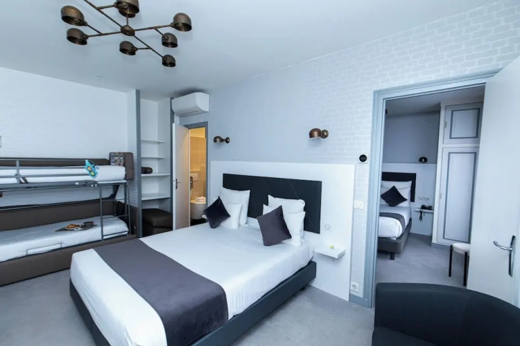 Quadruple Suite