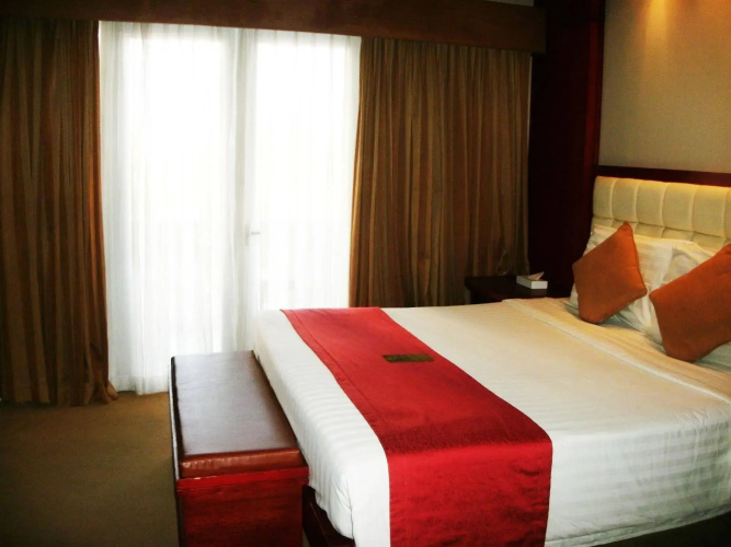 Lewis Grand Hotel