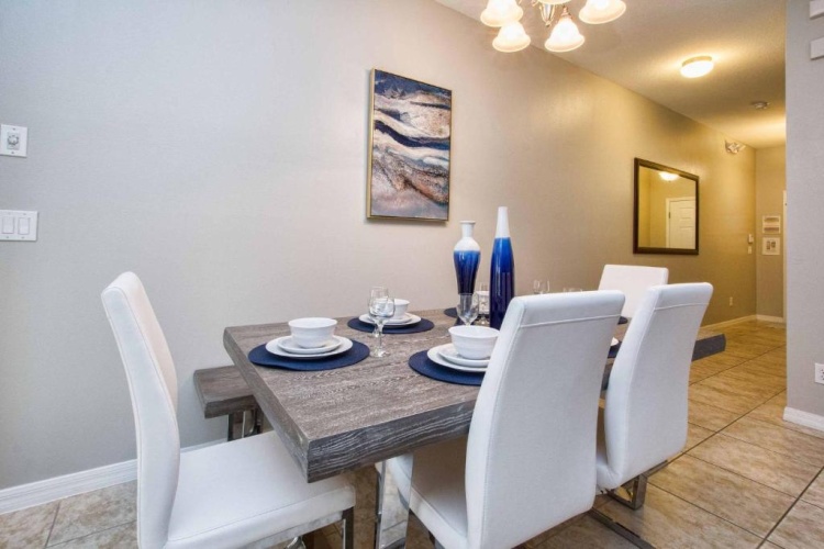 4 Bedrooms Villa
