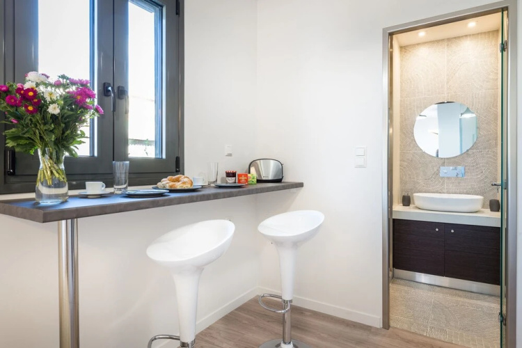 Syntagma modern new flat - large balcony
