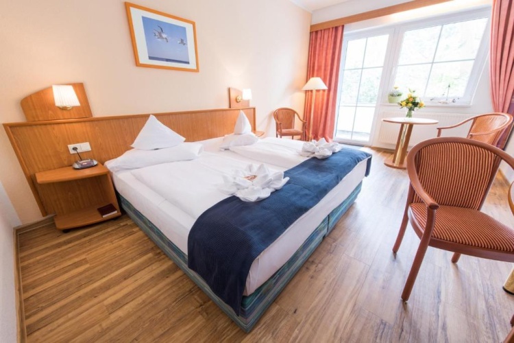 Deluxe Double room with partial sea view