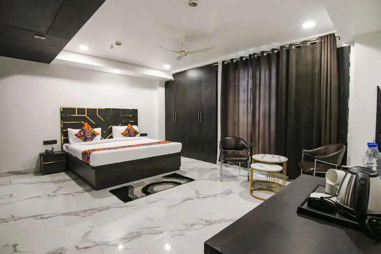 FabHotel Sky Suites Karkardooma