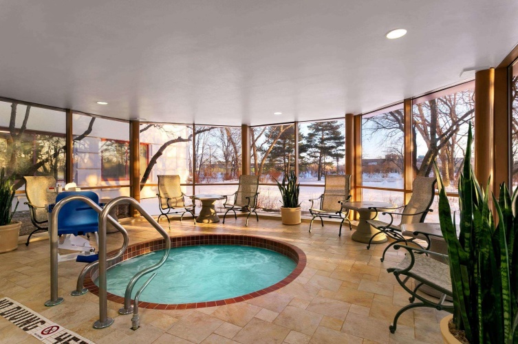 Embassy Suites by Hilton Chicago North Shore Deerfield photo 18