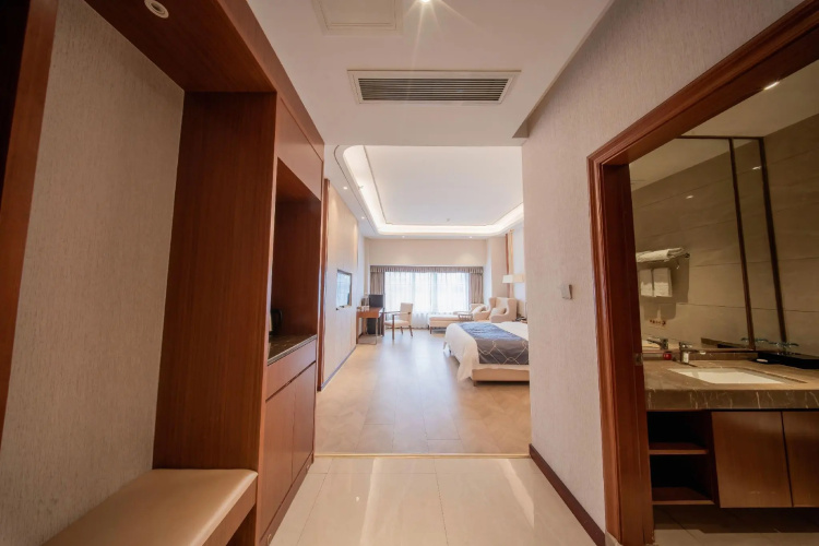 Fuye Holiday Hotel