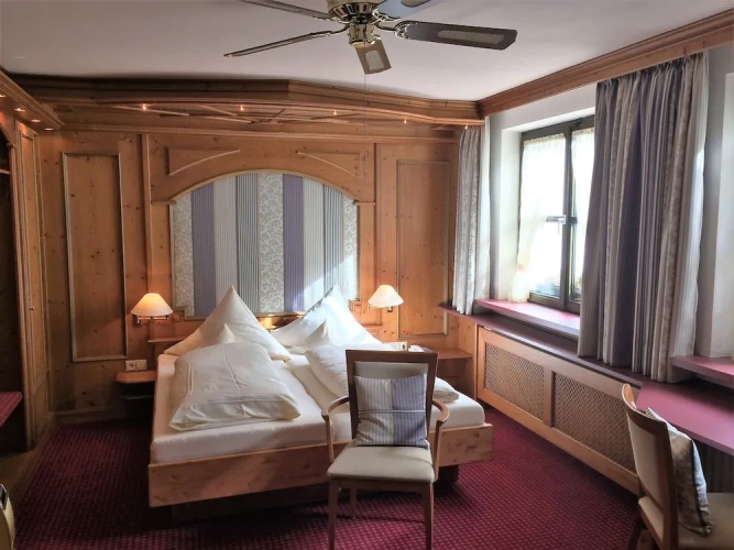 Standard Double room with city view