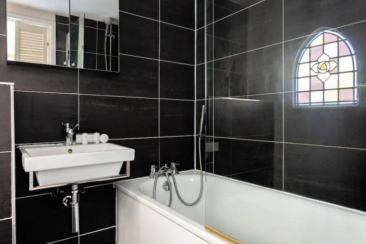 Odhams Walk by Onefinestay