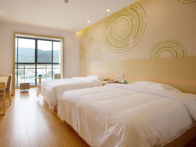 Standard Twin room with view