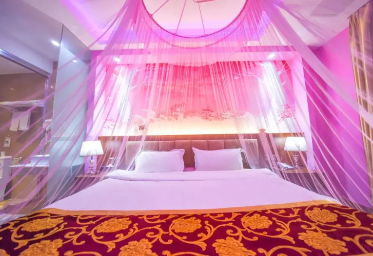 Huaxiang Shengshi Hotel