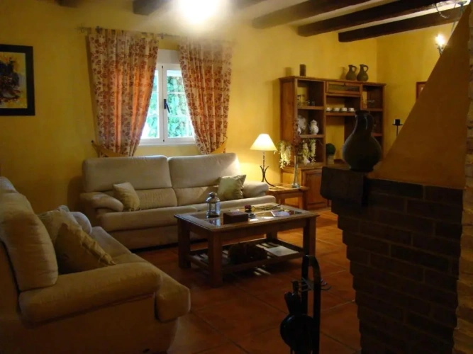 4 Bedrooms Cottage