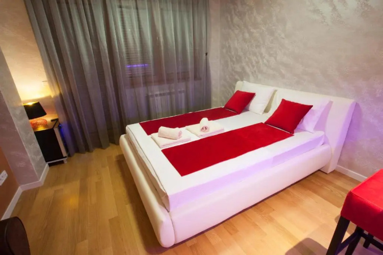 Gentleman Dog Apartment